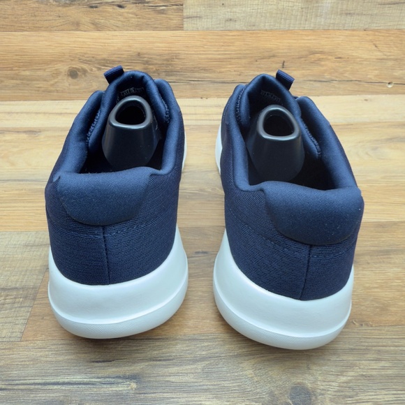 Skechers Women's size 11 GOwalk Joy Ecstatic Sneaker, Wide Width - Picture 4 of 9